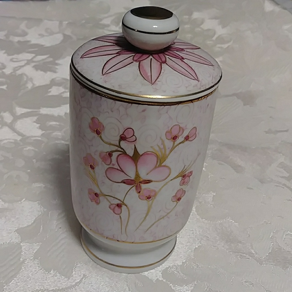Japanese decorative hand painted container Andrea